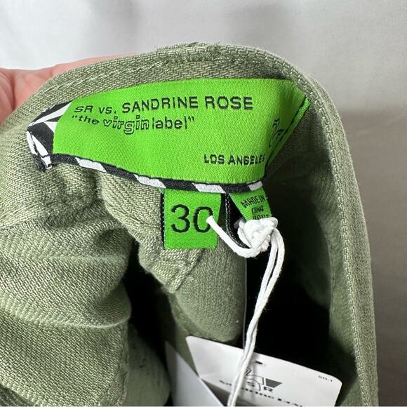 SANDRINE ROSE Army Green Short Shorts NWT in Size 30 - Picture 4 of 8